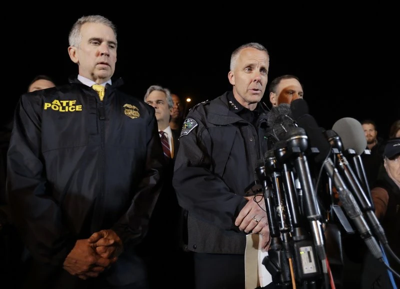 Cảnh sát Texas họp báo thông tin về vụ việc sáng 21-3. Ảnh: AP