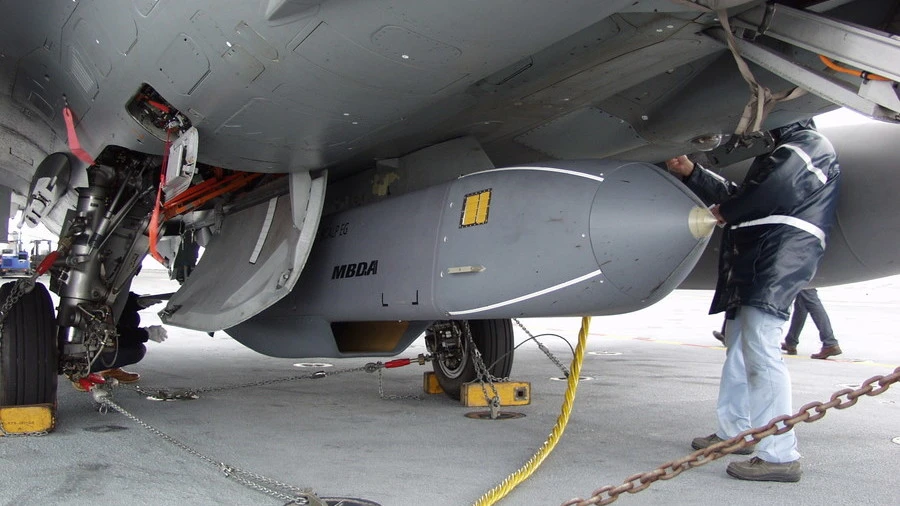 Tên lửa hành trình tầm xa Storm-Shadow trang bị cho máy bay chiến đấu Rafale của Pháp. Ảnh: MBDA