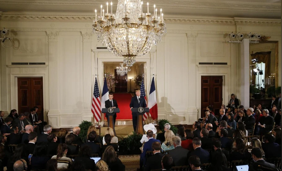 Quang cảnh cuộc họp báo chung sau cuộc gặp song phương của Tổng thống Mỹ Donald Trump (phải) và Tổng thống Pháp Emmanuel Macron, tại Nhà Trắng ngày 24-4. Ảnh: REUTERS