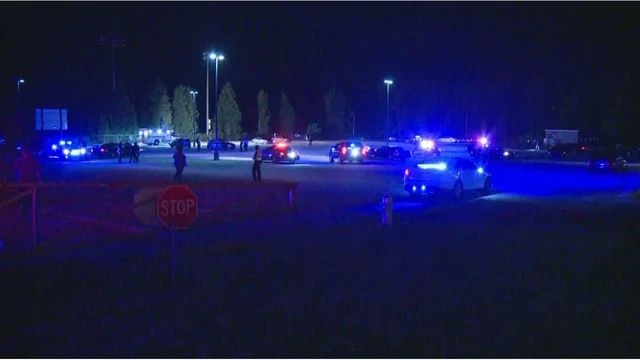 Cảnh sát tại hiện trường xả súng tối 18-5. Ảnh: NBC