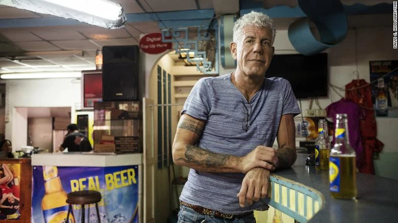 Ông Anthony Bourdain tại Trinidad ngày 4-1-2017. Ảnh: CNN