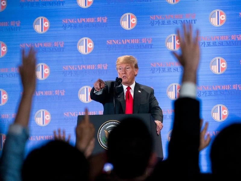 Ông Trump trong cuộc họp báo chiều 12-6 tại Singapore. Ảnh: NYT