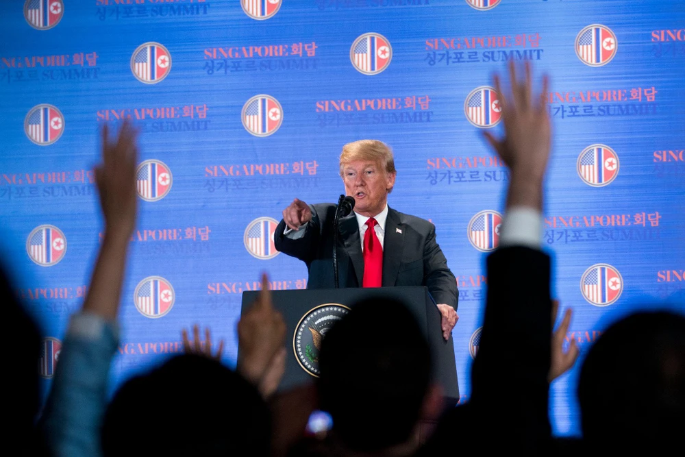 Tổng thống Mỹ Donald Trump trong cuộc họp báo chiều 12-6 tại Singapore. Ảnh: NYT
