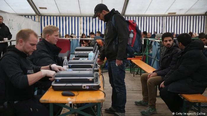 Cảnh sát Đức giải quyết nhập cư ở TP Passau, bang Bayern (Đức). Ảnh: DW