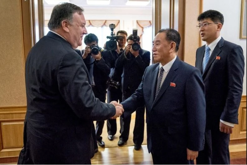 Ngoại trưởng Mỹ Mike Pompeo gặp Phó Chủ tịch đảng Lao động Triều Tiên Kim Yong-chol trong ngày đối thoại thứ hai 7-7 tại nhà khách Park Hwa ở Bình Nhưỡng. Ảnh: REUTERS