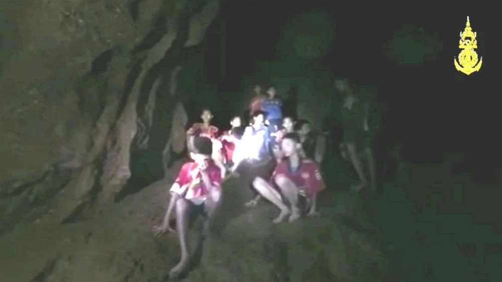 Đội bóng nhí thời điểm được tìm thấy. Ảnh: REUTERS