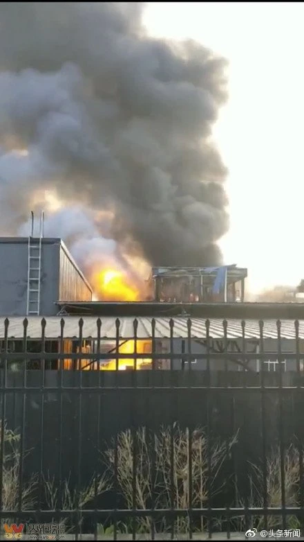 Hình ảnh nhà máy hóa chất Yibin Hengda Technology phát nổ trên mạng TWITTER