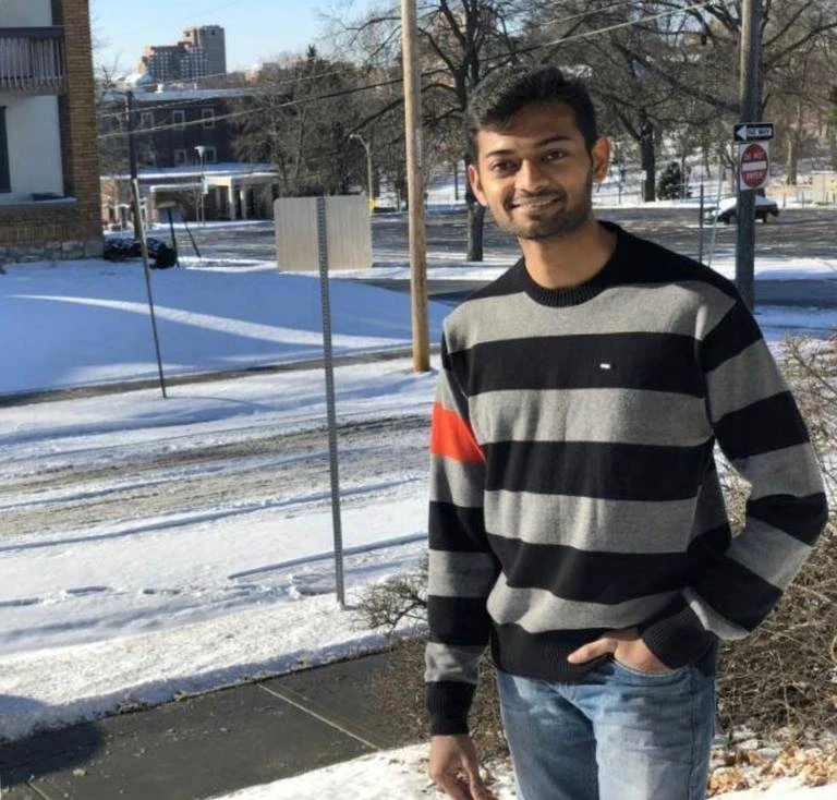 Sinh viên Kopuu 25 tuổi vốn là kỹ sư máy tính ở Ấn Độ, mới sang Mỹ du học thạc sĩ từ tháng 1 năm nay và bị cướp bắn chết. Ảnh: TWITTER