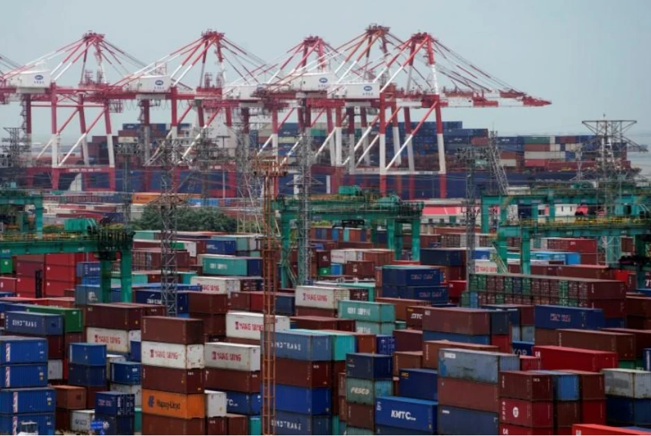 Hàng hóa tại cảng Trung Quốc. Ảnh: REUTERS