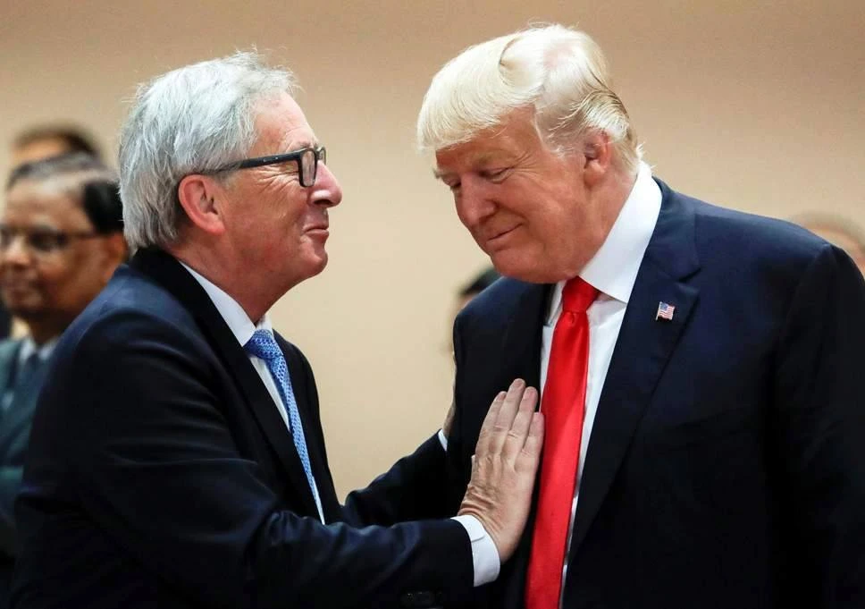 Ông Trump và ông Juncker trong cuộc họp báo chung sau cuộc gặp tại Nhà Trắng ngày 25-7. Ảnh: REUTERS