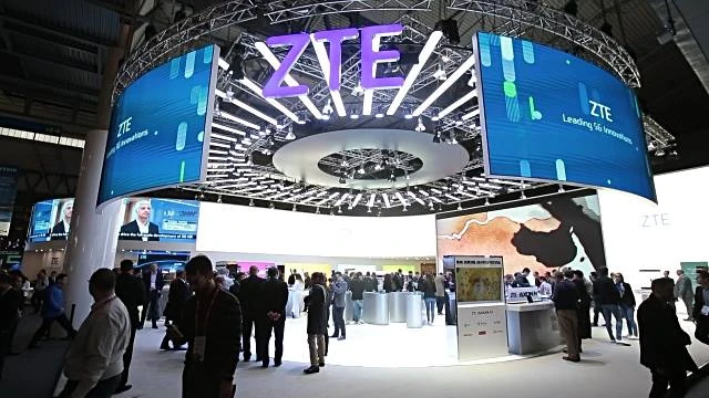 Luật Quốc phòng ông Trump ký nới tay Trung Quốc, khác ban đầu ảnh 2 Các biện pháp kiềm chế đối với các tập đoàn công nghệ Trung Quốc đã được nới lỏng hơn so với các “phiên bản” dự luật NDAA trước đó. Ảnh: GETTY IMAGES