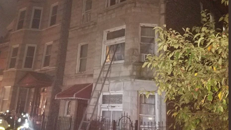 6 trẻ em và 2 người lớn chết thảm trong vụ cháy căn hộ ở TP Chicago, bang Illinois (Mỹ) sáng sớm 26-8. Ảnh: FOX NEWS