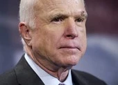 Nghị sĩ McCain từ bỏ điều trị ung thư