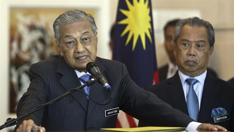 Nội các của Thủ tướng Malaysia Mahathir Mohamad (trái) đã bật đèn xanh bỏ án tử. Ảnh: AP