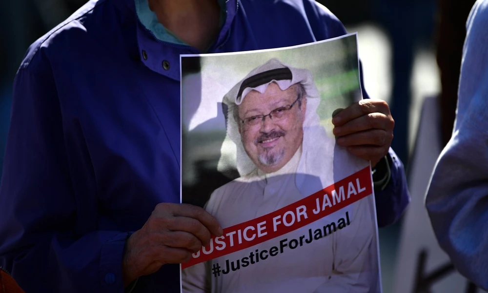 Biểu tình ngoài Nhà Trắng, yêu cầu Mỹ có hành động với việc nhà báo Jamal Khashoggi bị giết. Ảnh: UPI