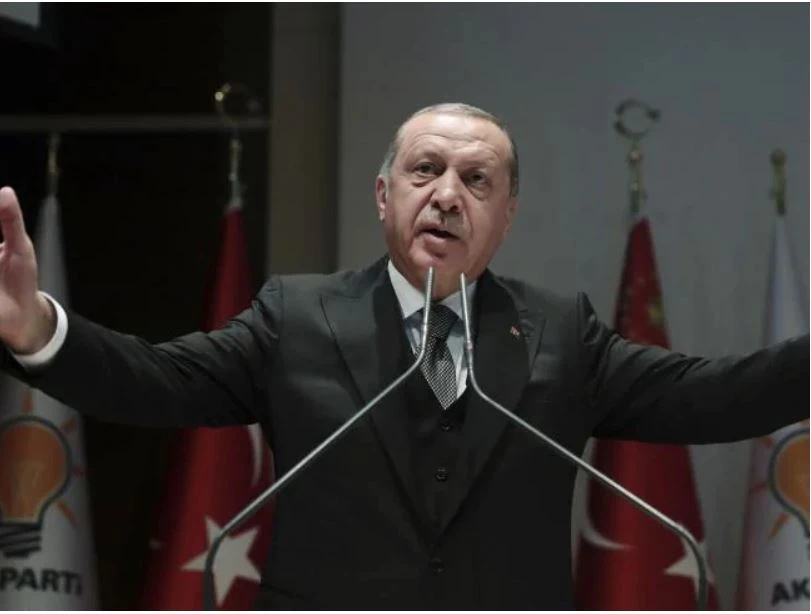 Tổng thống Thổ Nhĩ Kỳ Erdogan phát biểu trước Quốc hội ngày 23-10, vẫn chưa công bố đoạn băng ghi âm nhà báo Khashoggi bị giết. Ảnh: AP