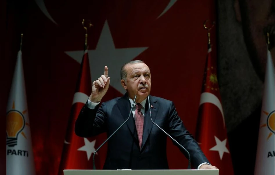 Tổng thống Thổ Nhĩ Kỳ Recept Tayyip Erdogan phát biểu trước thành viên đảng cầm quyền AK ở Antara (Thổ Nhĩ Kỳ) ngày 26-10. Ảnh: REUTERS