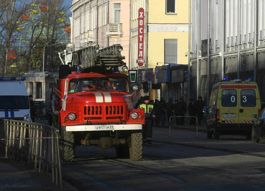 Khu vực nổ là trước cổng vào Cơ quan An ninh Liên bang Nga. Ảnh: SPUTNIK