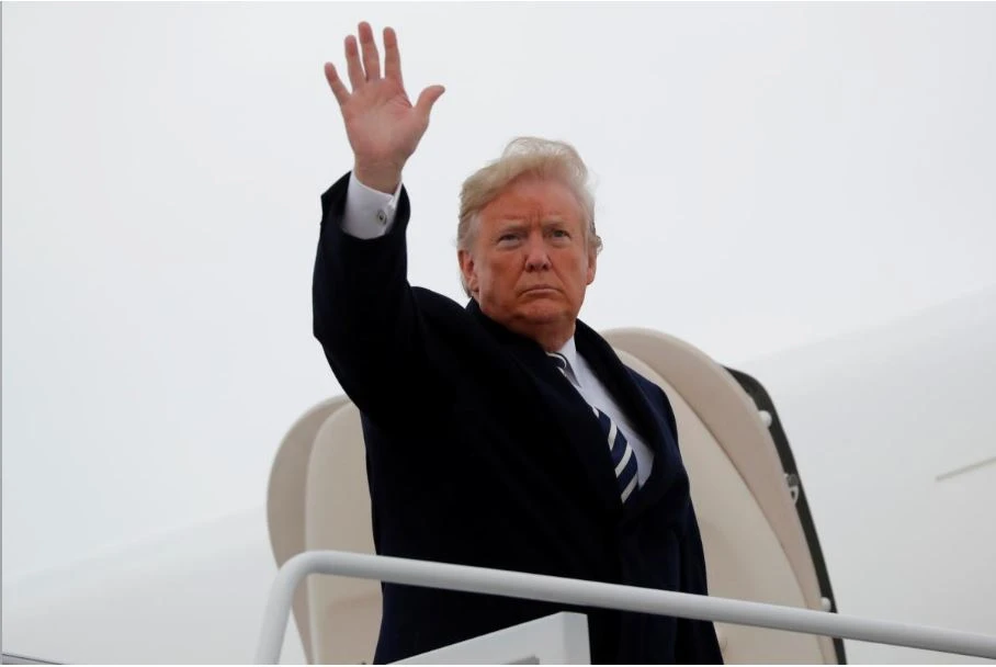 Tổng thống Donald Trump đang rất tích cực vận động cho đảng Cộng hòa, lên đường đi vận động ở bang Maryland (Mỹ) ngày 1-11. Ảnh: REUTERS