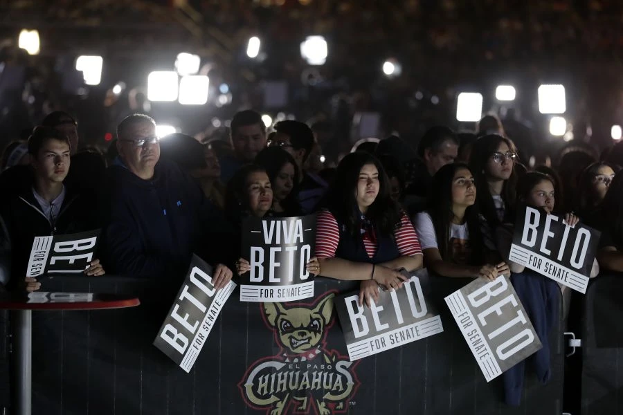 Cử tri Mỹ chờ đợi kết quả bỏ phiếu. Ảnh: GETTY IMAGES