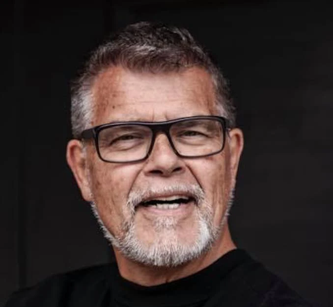 Ông Ratelband 69 tuổi nhưng nói tuổi sinh học của ông chỉ 45 thôi. Ảnh: RATELBAND