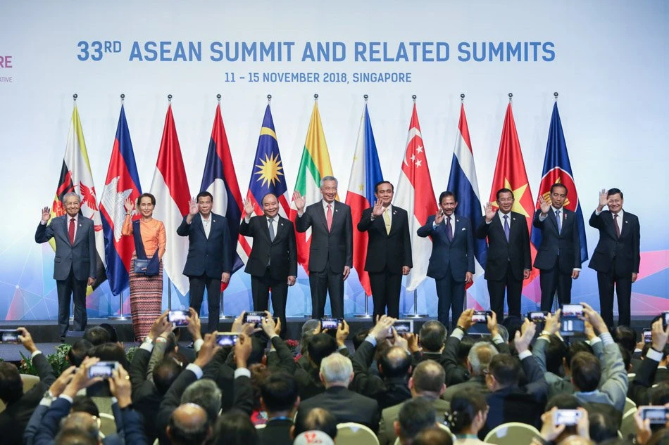 Các lãnh đạo ASEAN tham dự phiên khai mạc Hội nghị cấp cao ASEAN thứ 33 và các hội nghị liên quan tại Singapore ngày 13-11. Ảnh: CNA