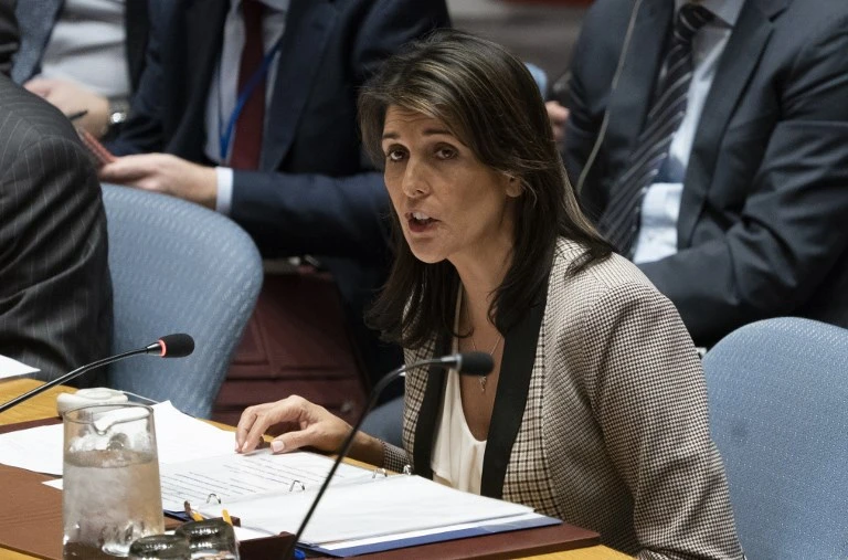 Đại sứ Mỹ tại LHQ Nikki Haley phát biểu tại phiên họp khẩn HĐBA ngày 26-11 ở New York (Mỹ) về việc Nga bắt tàu Ukraine. Ảnh: GETTY IMAGES