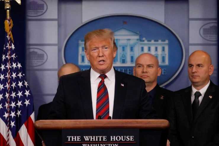 Tổng thống Mỹ Donald Trump nói về an ninh biên giới trong cuộc họp báo tại Nhà Trắng ngày 3-1. Ảnh: REUTERS