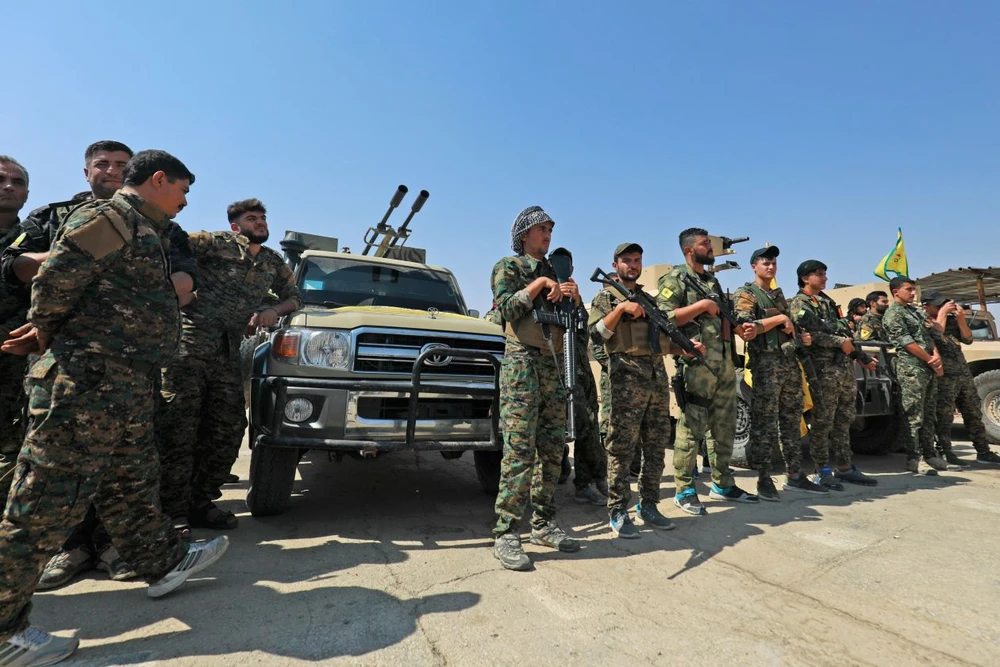Tay súng người Kurd ở Syria có thể sẽ thay vai trò của Mỹ trong đánh IS ở Syria. Ảnh: GETTY IMAGES
