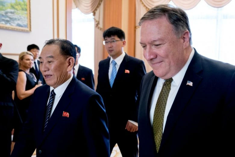 Phó Chủ tịch Đảng Lao động Triều Tiên Kim Yong-chol (trái) sẽ gặp Ngoại trưởng Mỹ Mike Pompeo (phải) tại Mỹ. Ảnh: REUTERS