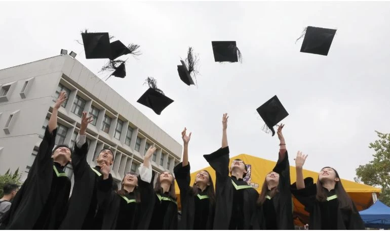 Phía Mỹ vẫn nhận định 99,9% sinh viên TQ tới Mỹ học đàng hoàng, nghiên cứu tốt và có ích cho kinh tế toàn cầu. Ảnh: SCMP