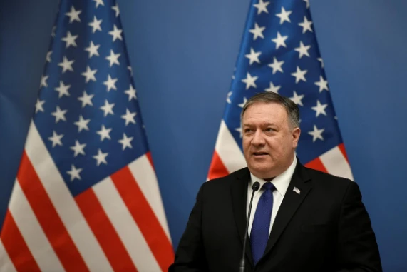 Ngoại trưởng Mỹ Mike Pompeo trong cuộc họp báo ở thủ đô Budapest (Hungary) ngày 11-2. Ảnh: REUTERS