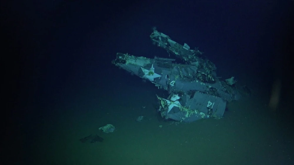 Máy bay tiêm kích F4F-4 Wildcat trên xác tàu sân bay USS Hornet. Ảnh: FOX NEWS