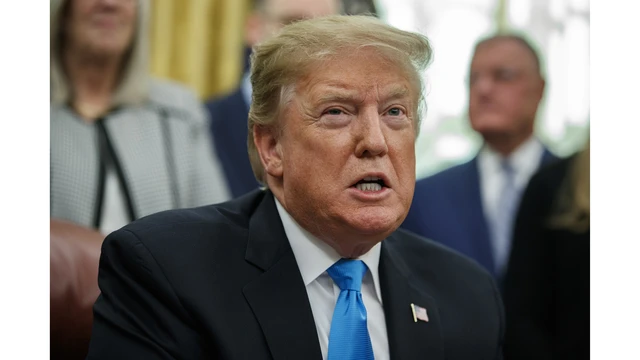 Tổng thống Mỹ Donald Trump nói ông không vội trong chuyện giải trừ hạt nhân Triều Tiên. Ảnh: AP