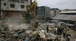 Hiện trường sập nhà. Ảnh: TWITTER