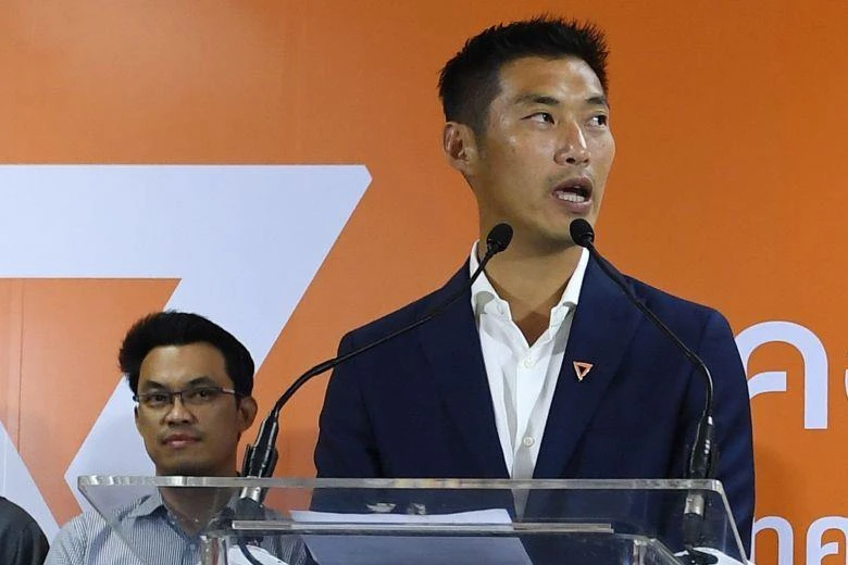 Tỉ phú trẻ Thanathorn Juangroongruangkit - Lãnh đạo đảng Hướng tới Tương lai. Ảnh: AFP