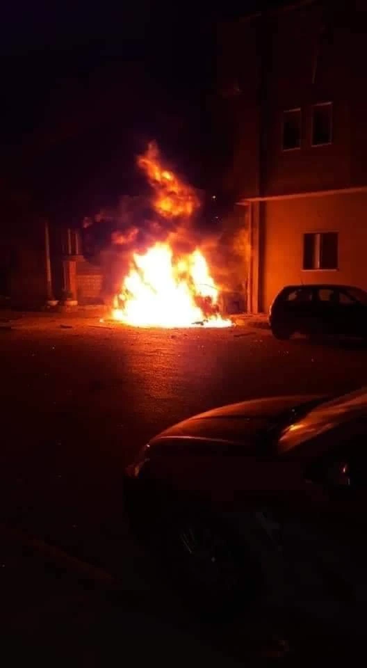 Ít nhất 4 người thiệt mạng và 33 người bị thương trong vụ nã tên lửa này. Ảnh: TWITTER