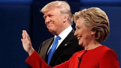 Ứng viên tổng thống Dân chủ Hillary Clinton (phải) trong một cuộc tranh luận với ông Donald Trump lúc đó là ứng viên tổng thống Cộng hòa. Ảnh: VARIETY