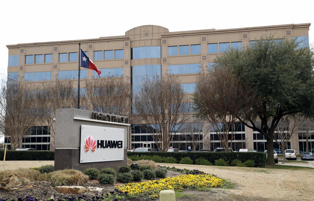 Trụ sở Huawei ở Texas (Mỹ). Huawei bị Mỹ cáo buộc ăn cắp bí mật thương mại từ công ty công nghệ T-Mobile của Mỹ. Ảnh: AP