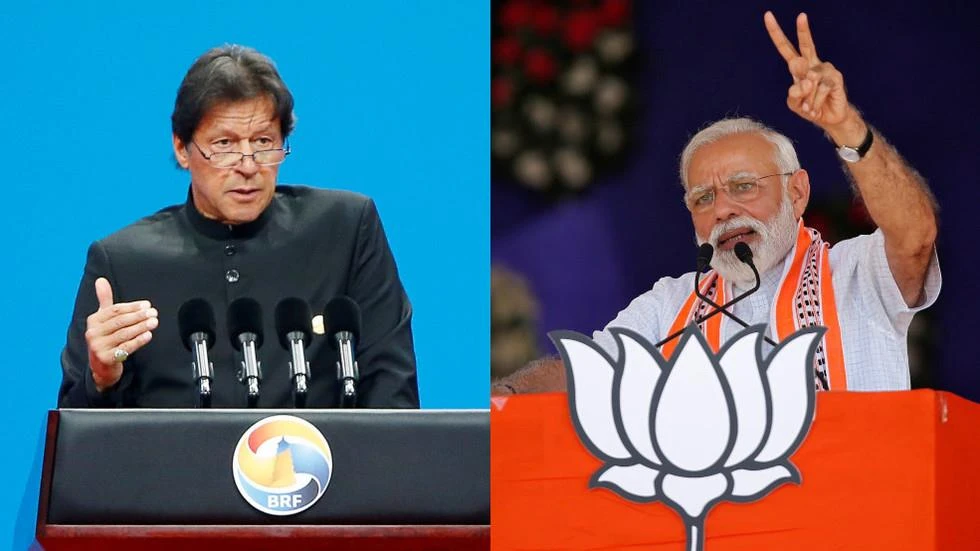 Thủ tướng Pakistan Imran Khan (trái) và Thủ tướng Ấn Độ Nerenda Modo (phải). Ảnh: REUTERS