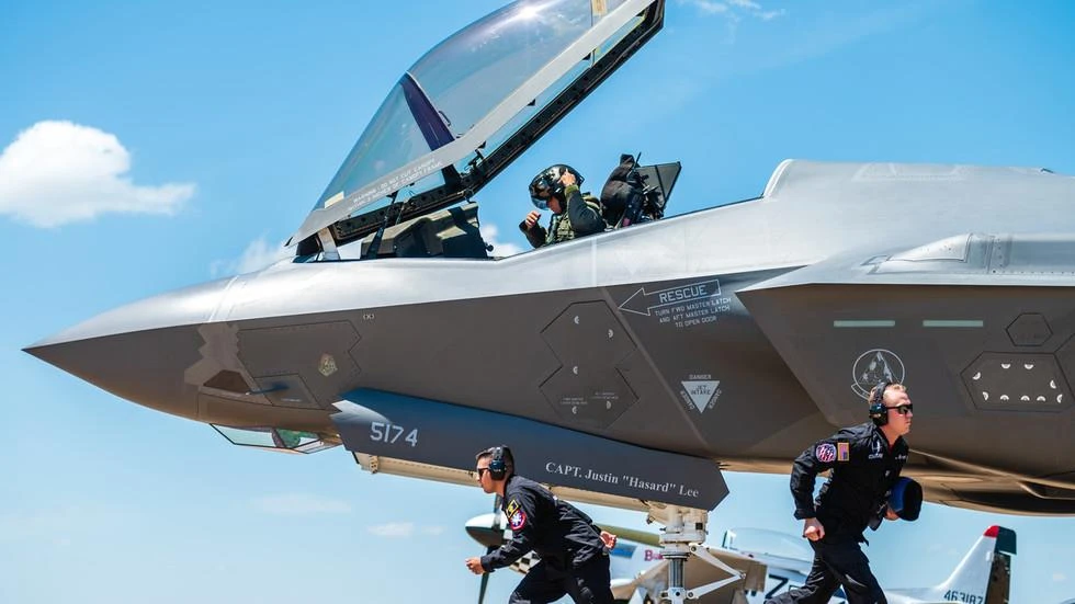 Tiêm kích tàng hình đa năng F-35 Lightning II tại căn cứ không quân Barksdale ở bang Louisiana (Mỹ) ngày 17-5-2019. Ảnh: U.S. AIR FORCE