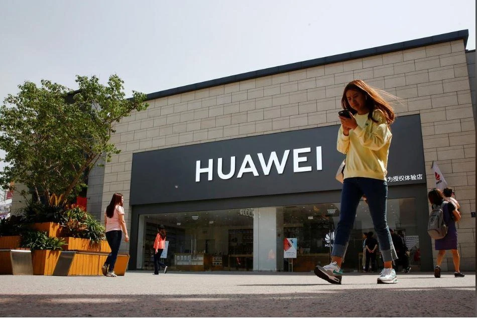 Một cửa hàng Huawei ở Bắc Kinh (Trung Quốc). Ảnh: REUTERS