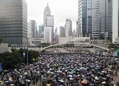 Hong Kong: Đường sá bị chặn, các nhà lập pháp không thể đi họp