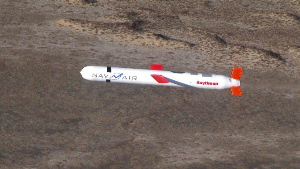 Một tên lửa hành trình chiến lược Tomahawk Block IV trong một lần bay thử ở nam California tháng 11-2002. Ảnh: US NAVY