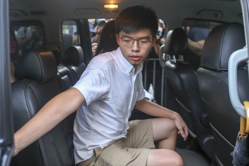 Hoàng Chi Phong được thả nhờ bảo lãnh ngày 30-8. Ảnh: EPA