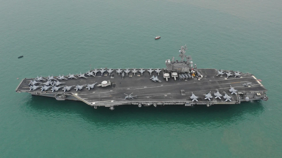 Tàu sân bay USS Ronald Reagan của Mỹ. Ảnh: REUTERS