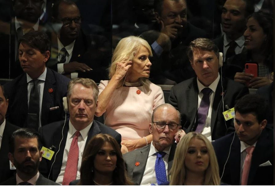 Phái đoàn Mỹ theo dõi Tổng thống Mỹ Donald Trump phát biểu tại kỳ họp Đại Hội đồng LHQ ở New York ngày 24-9. Ảnh: REUTERS