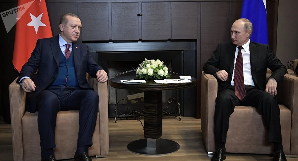 Tổng thống Thổ Nhĩ Kỳ Recept Tayyip Erdogan (trái) và Tổng thống Nga Vladimir Putin trong lần gặp nhau năm 2017. Ảnh: SPUTNIK