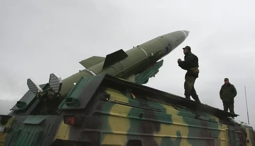 Tên lửa đạn đạo chiến thuật tầm ngắn Tochka được phóng thử nghiệm ở vùng Kaliningrad (Nga). Ảnh: SPUTNIK