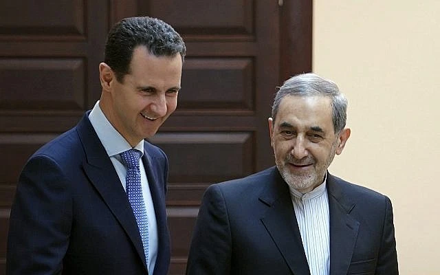 Ông Ali Akbar Velayati (phải) gặp Tổng thống Syria Bashar al-Assad (trái) trong chuyến thăm Syria năm 2018. Ảnh: AP